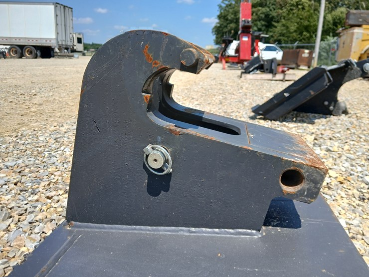 #21915-•-hydraulic-breaker-mount-for-skid-steer-image-5