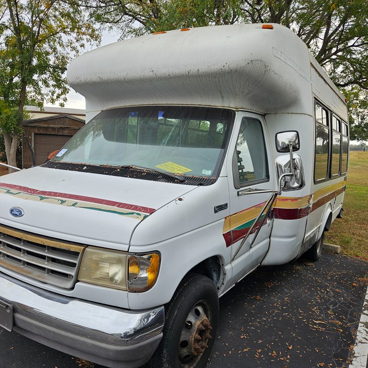 #21244 • 1996 Ford Econoline Shuttle Bus (Non-Runner)