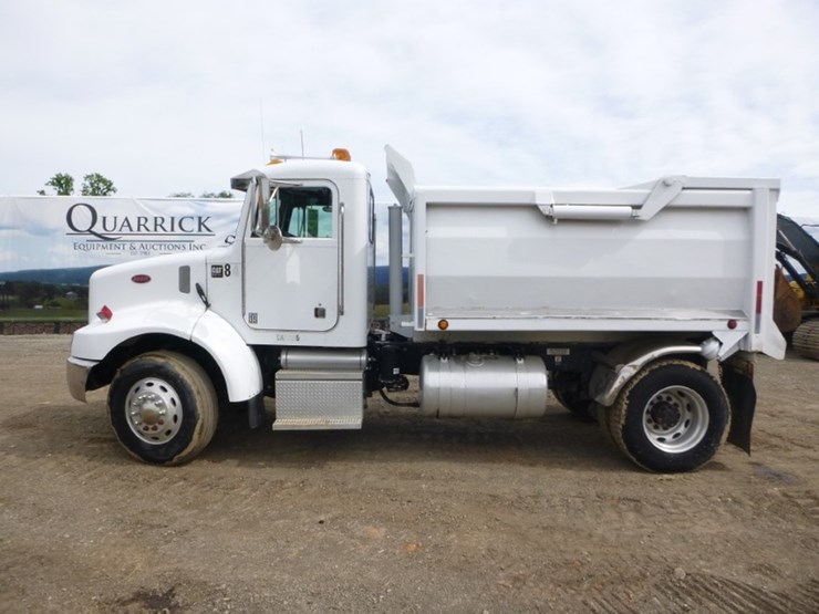 peterbilt-330-image-1