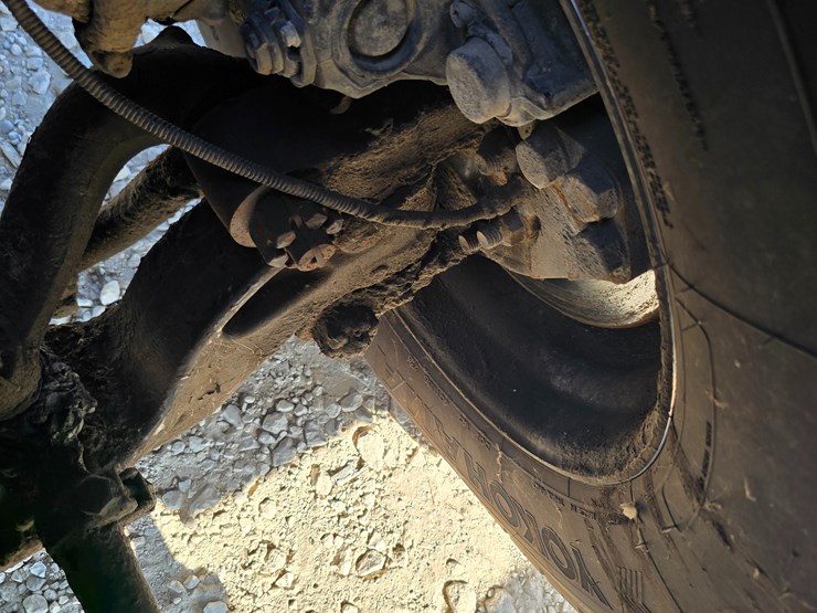 2013-peterbilt-320-image-70