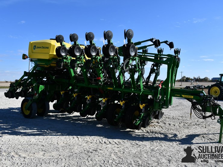 2023-john-deere-1795-image-3