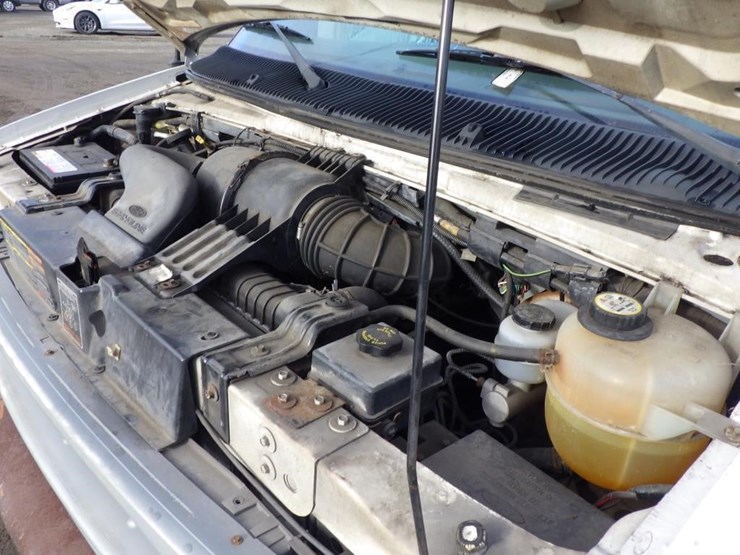 ford-econoline-350-image-10