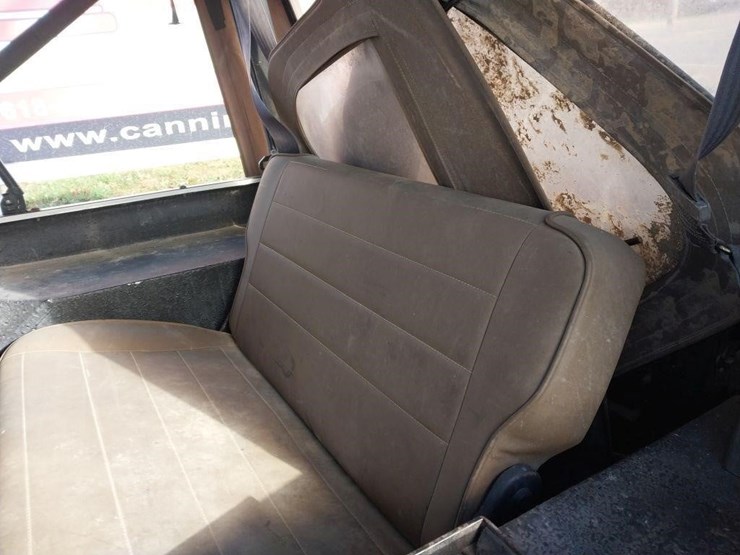 1994-jeep-wrangler-image-9