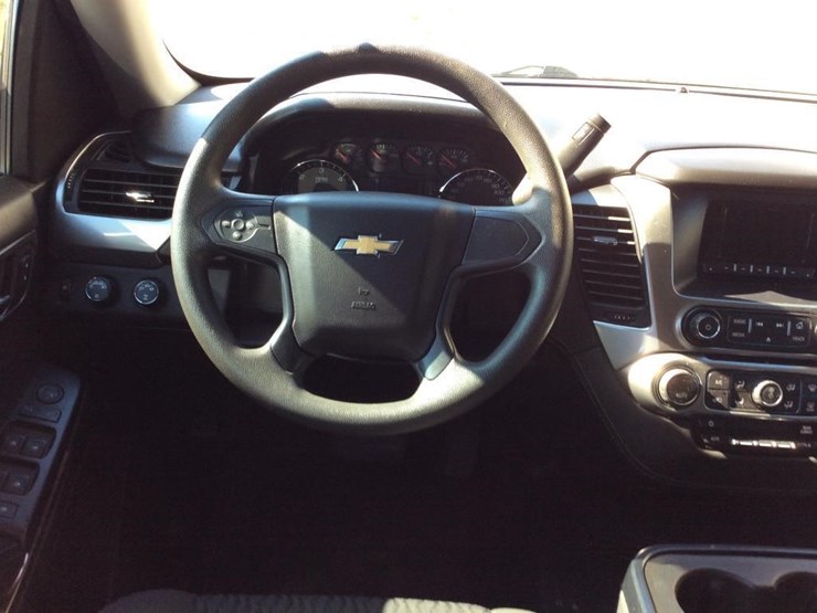 2016-chevrolet-tahoe-image-11