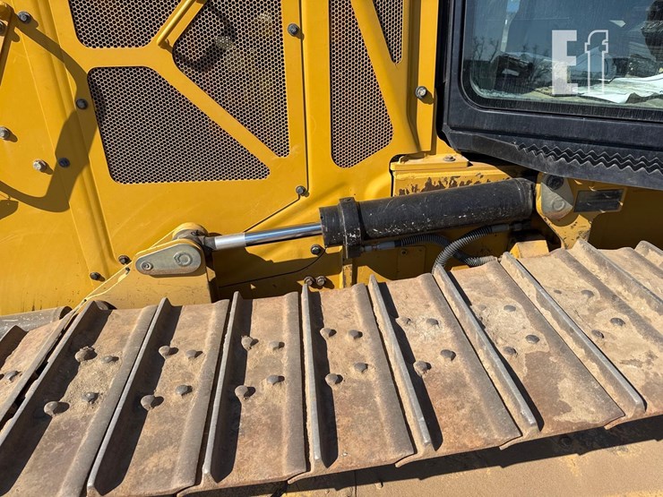 2021-caterpillar-d3-image-21