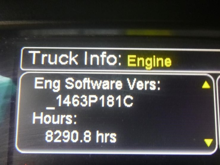 2019-peterbilt-567-image-29