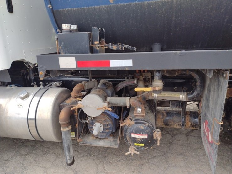 freightliner-122sd-image-40