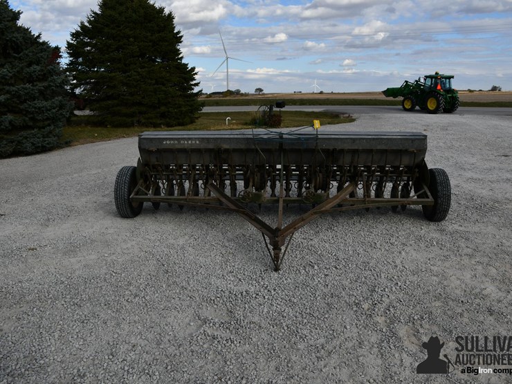 john-deere-b-image-2