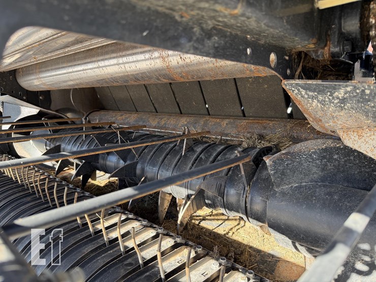 case-ih-rb565-image-36