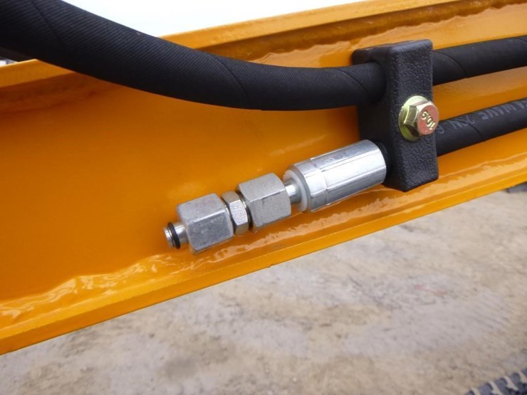 2025-vicsec-vc13c-hydraulic-excavator-image-14