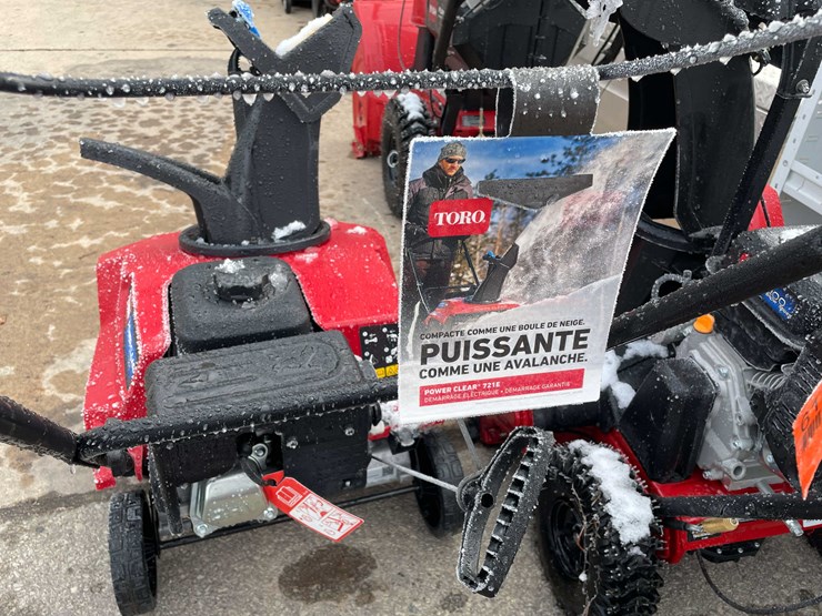 #6121-•-toro-single-stage-snow-blower-(o3)-image-5