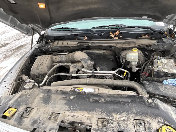 2015-dodge-1500-image-17