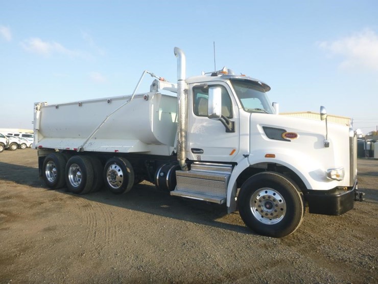 2019-peterbilt-567-image-2