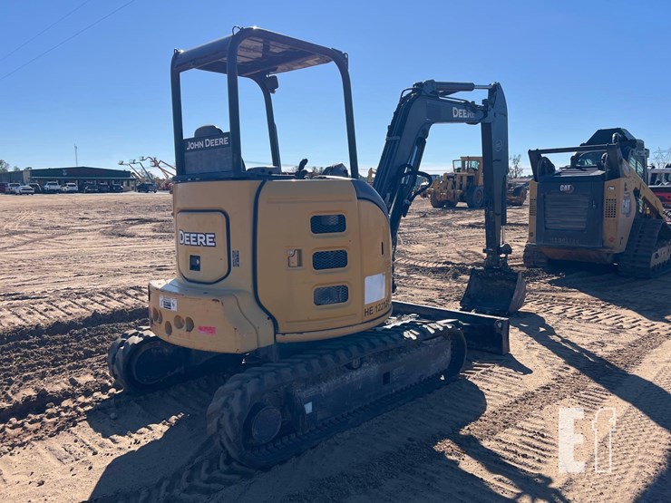 2015-deere-35g-image-4