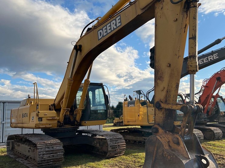 2005-john-deere-330cl-image-3