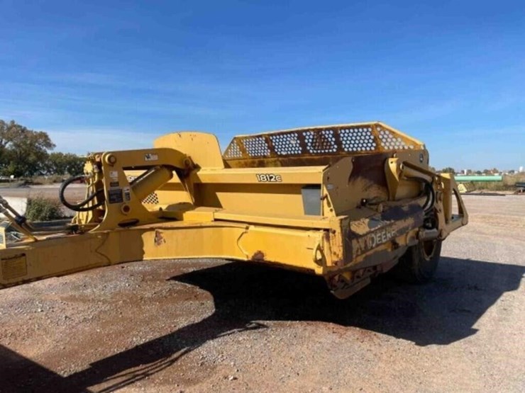 2004-&-2005-john-deere-1812-scraper-package-of-two-image-12