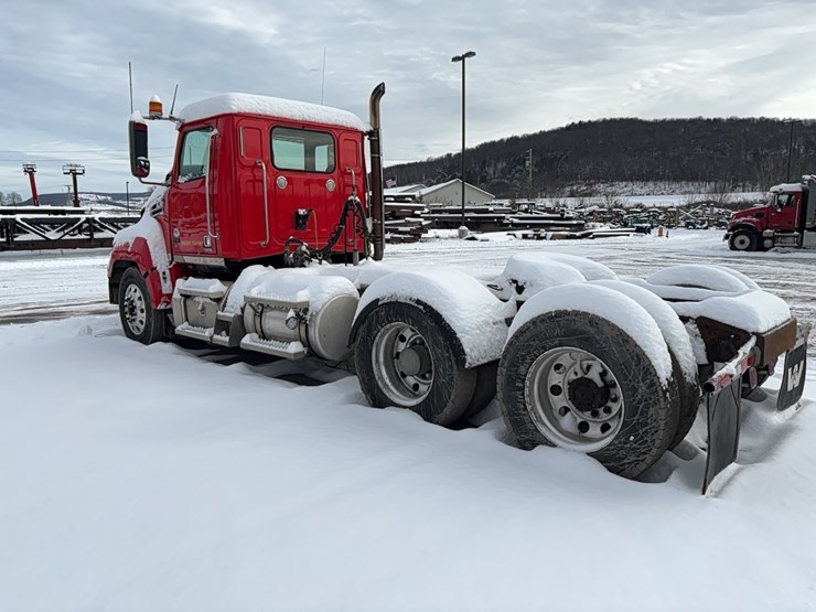 2017-western-star-4700sf-image-9
