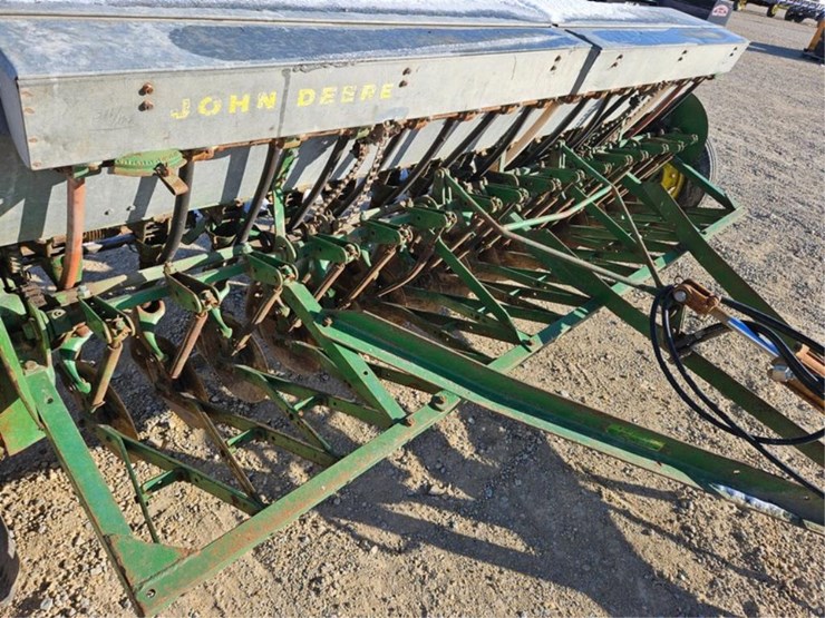 john-deere-10-image-13