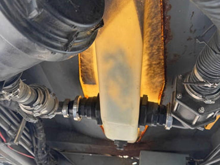 hagie-sts10-image-13