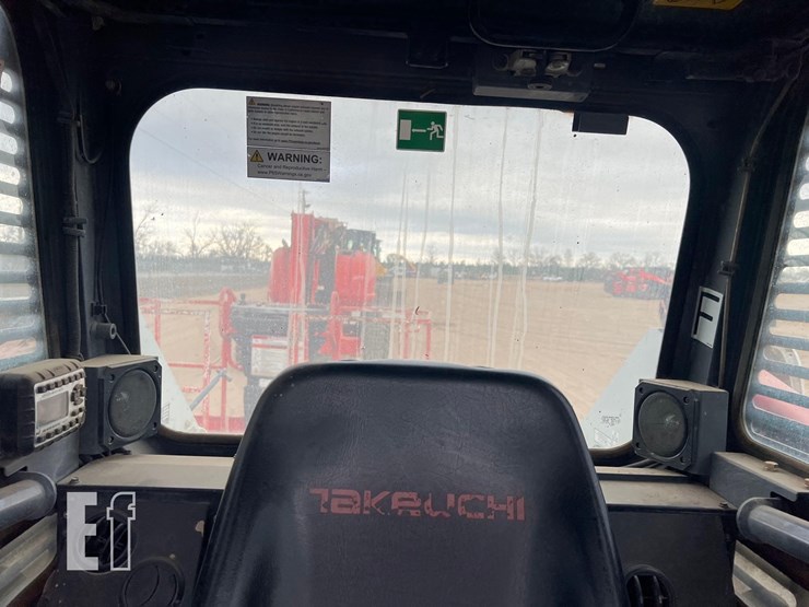 2019-takeuchi-tl8-image-30