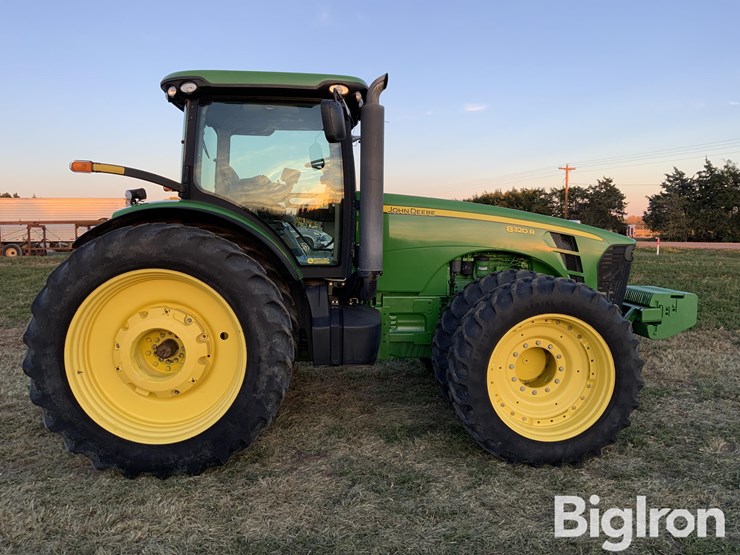 john-deere-8320r-image-4