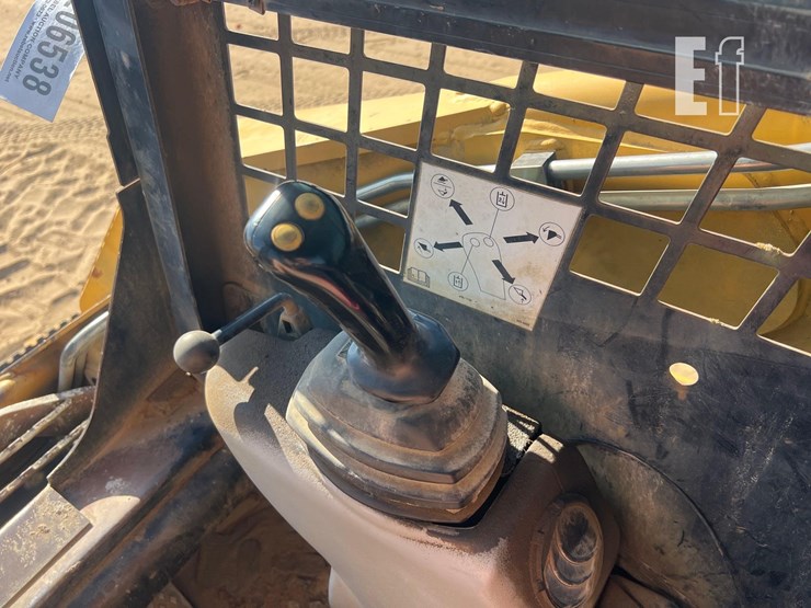 2005-caterpillar-262b-image-20