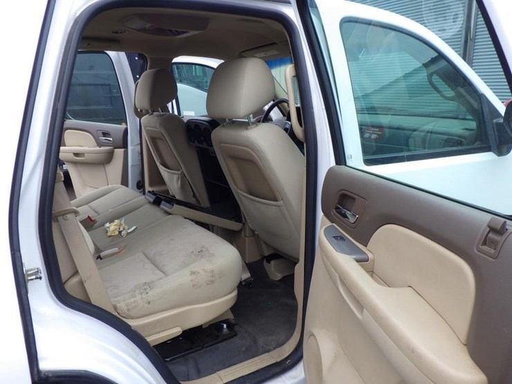 2014-chevrolet-tahoe-image-8