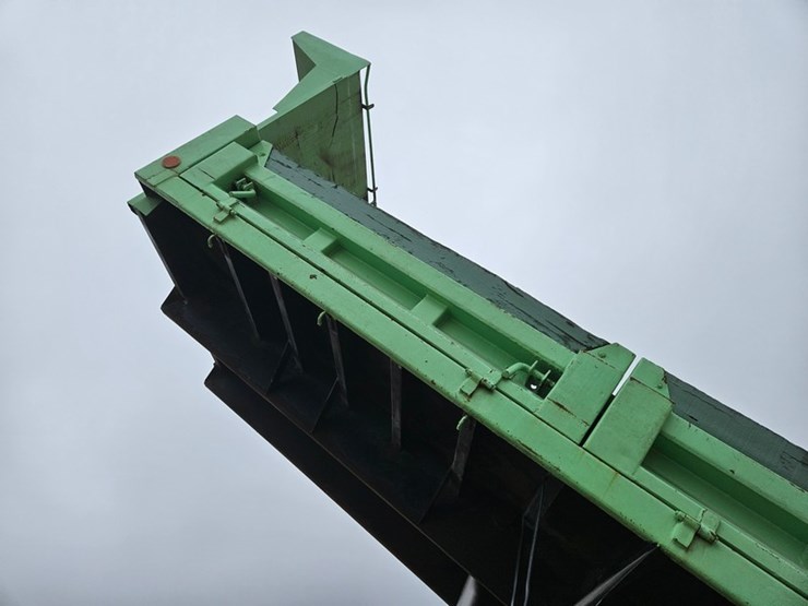 international-4900-image-16