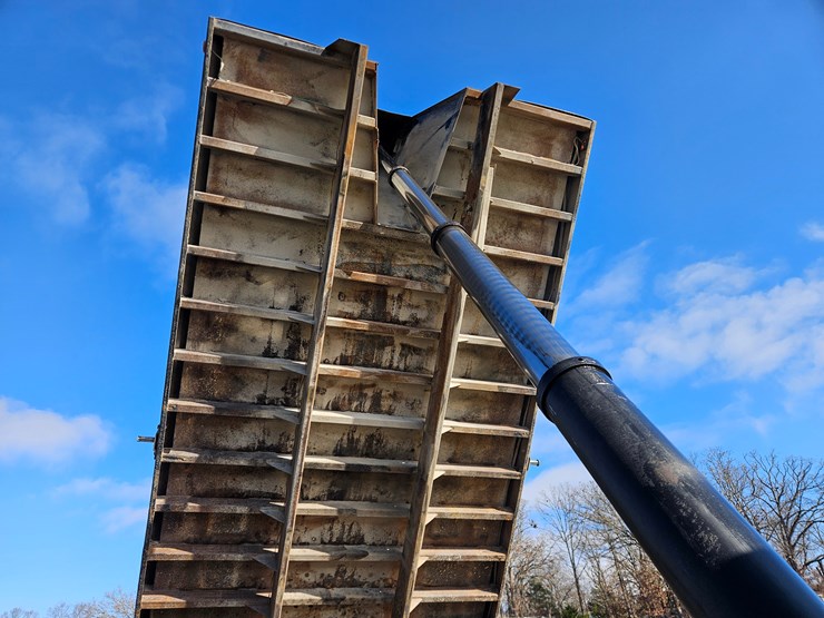 peterbilt-379-image-36