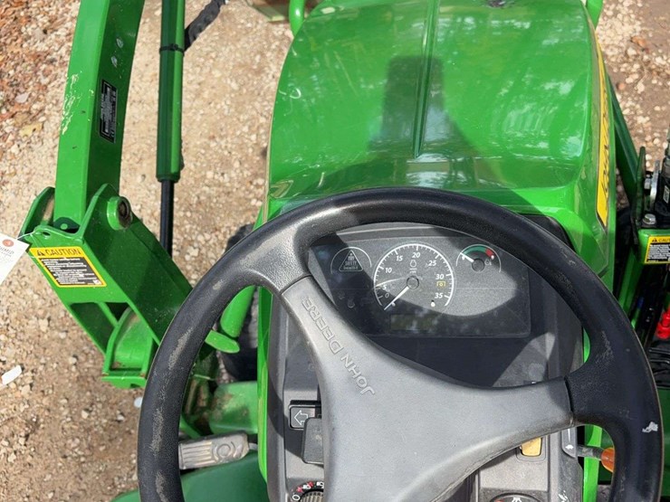 2023-john-deere-1025r-image-24