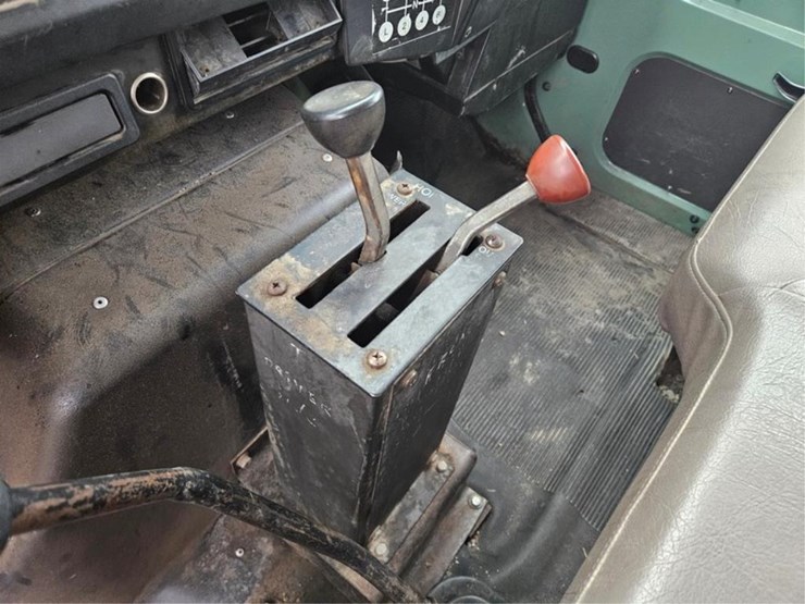 international-4900-image-35