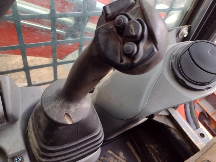 kubota-svl65-2-image-9