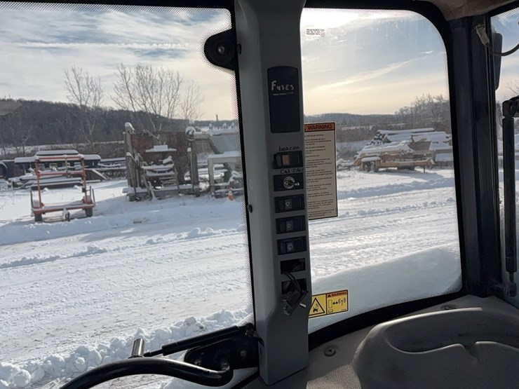 new-holland-t4030-image-18