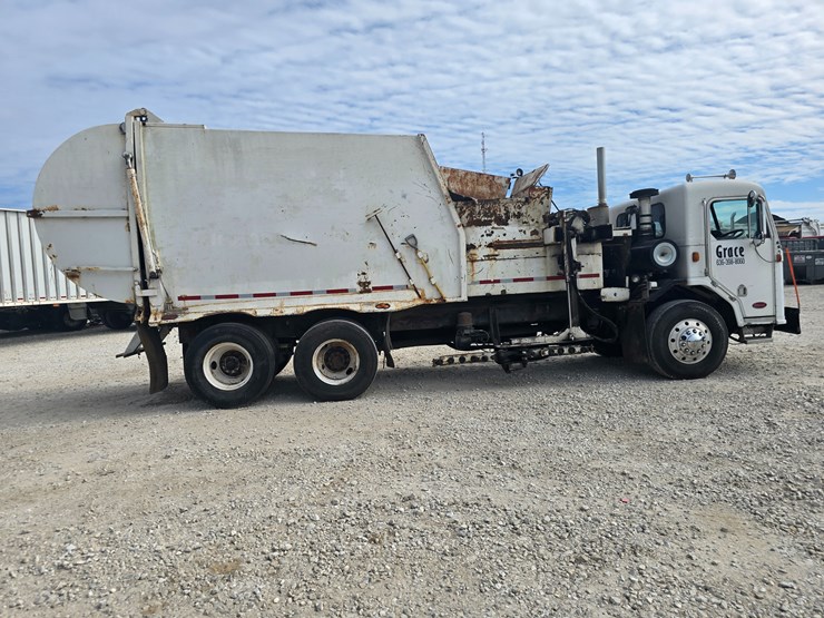 2003-peterbilt-320-image-26