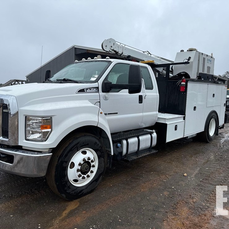 FORD F750 SD