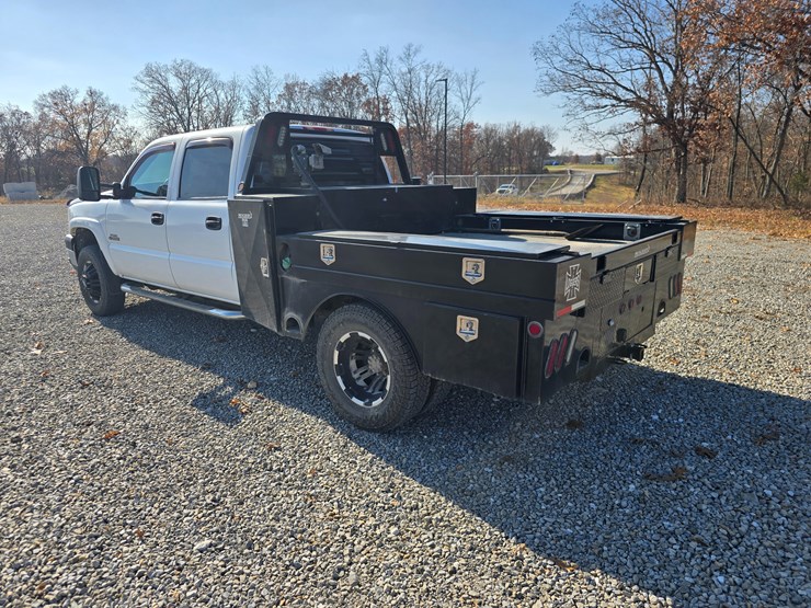 chevrolet-silverado-3500-image-15