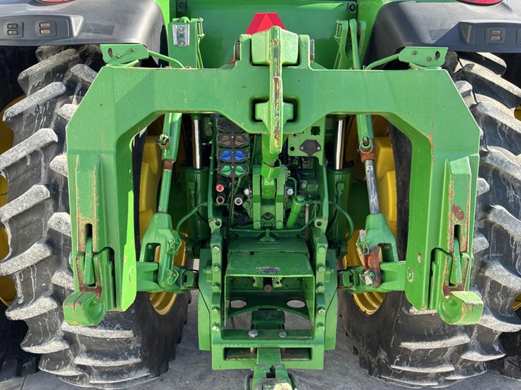 john-deere-8320r-image-29