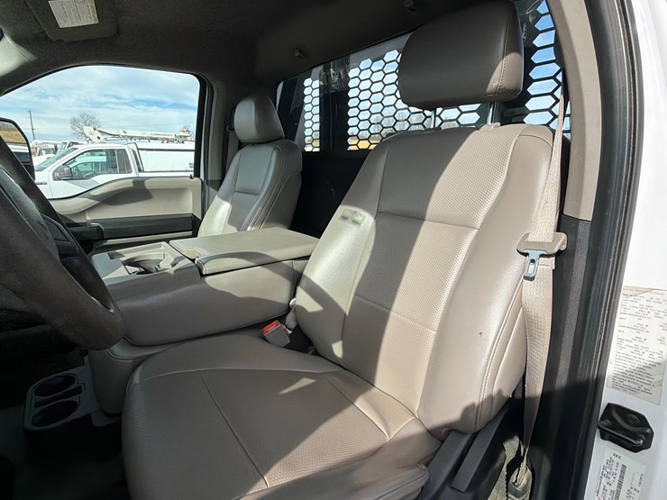 2018-ford-f350-xl-image-15