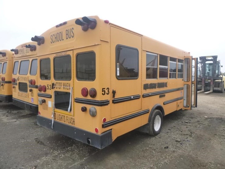 2001-ford-e450-image-3