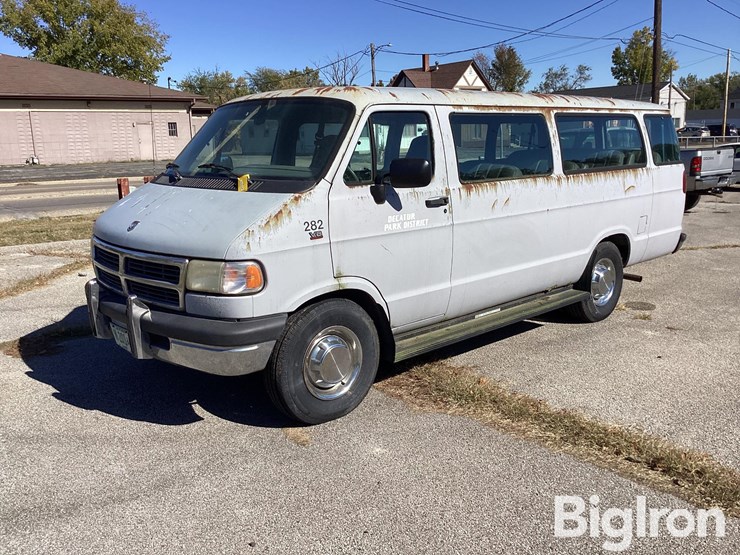 1995-dodge-ram-2500-image-1