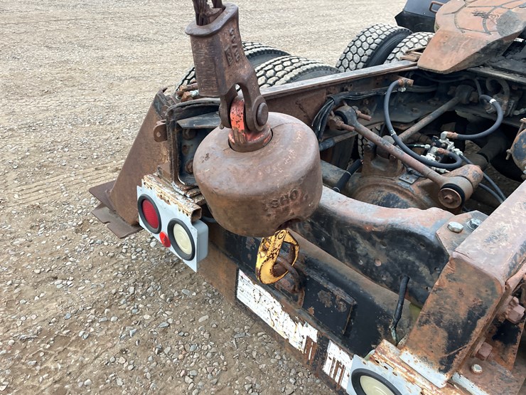 ford-lt9000-image-25