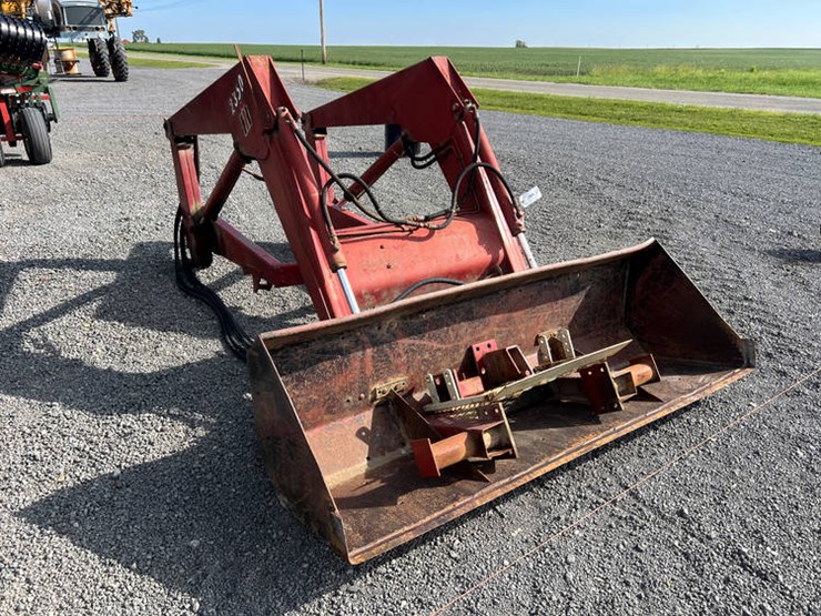 case-ih-2350-image-4