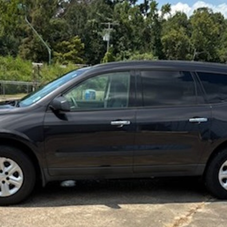 2016 Traverse LS (NJP421)