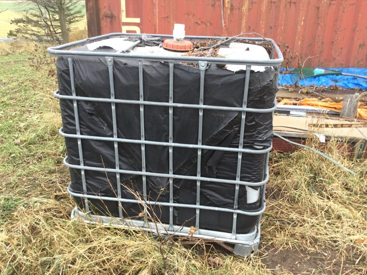 #4792-•-plastic-tote:-location:-w2486-smies-rd.,-oostburg,-wi-53070-image-1