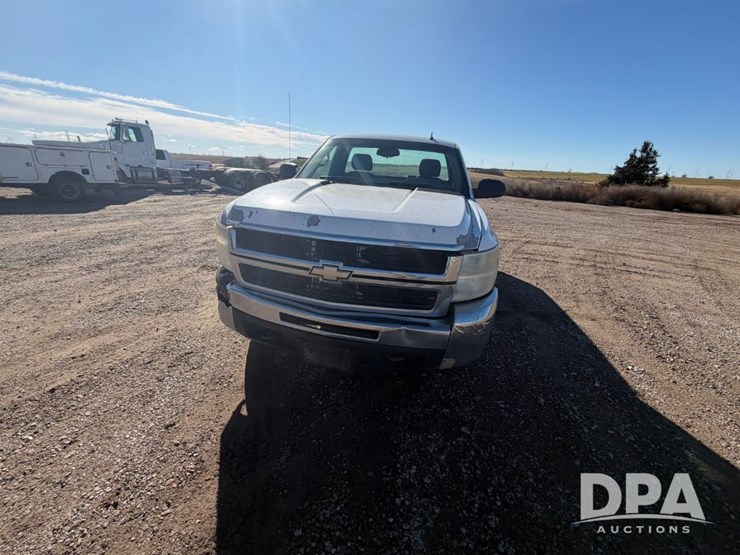 chevrolet-2500hd-image-2