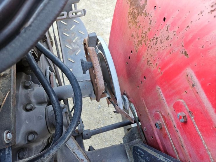 massey-ferguson-240-image-52