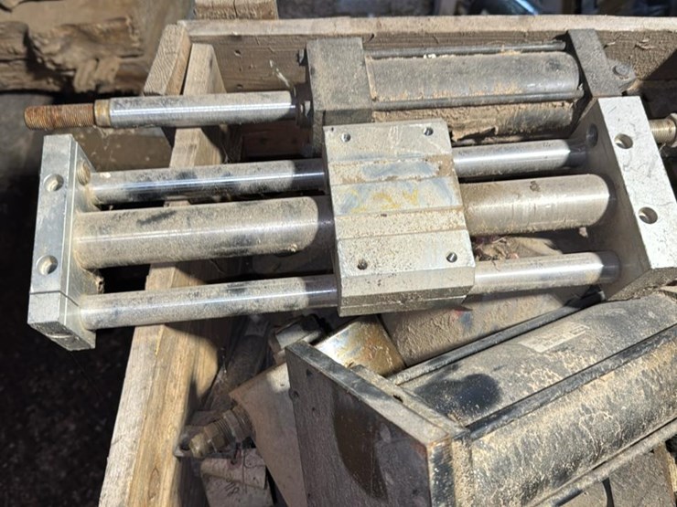 #163-•-air-cylinders-image-4