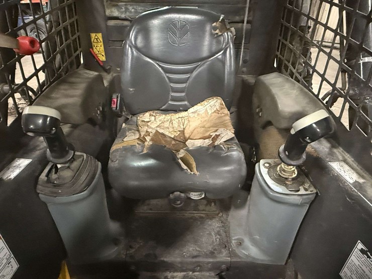 new-holland-l170-image-13