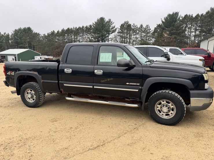 2005-chevy-silverado-2500-hd-pickup-image-4