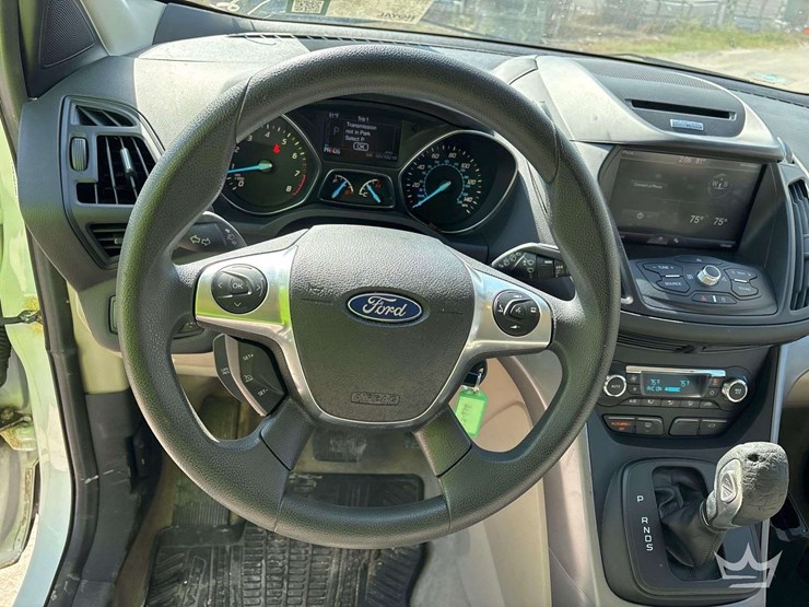 2015-ford-escape-image-13